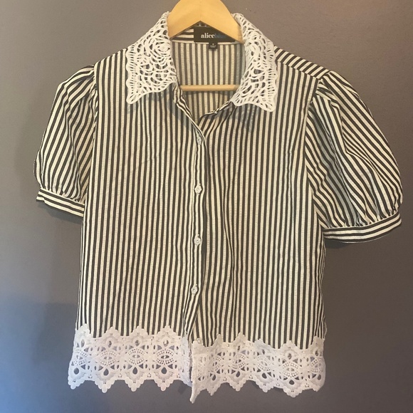 Cropped button up shirt - Picture 1 of 5